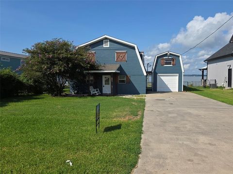 Photo of 398 Lakeshore Shr S, Onalaska, TX 77360 (MLS # 98555788)