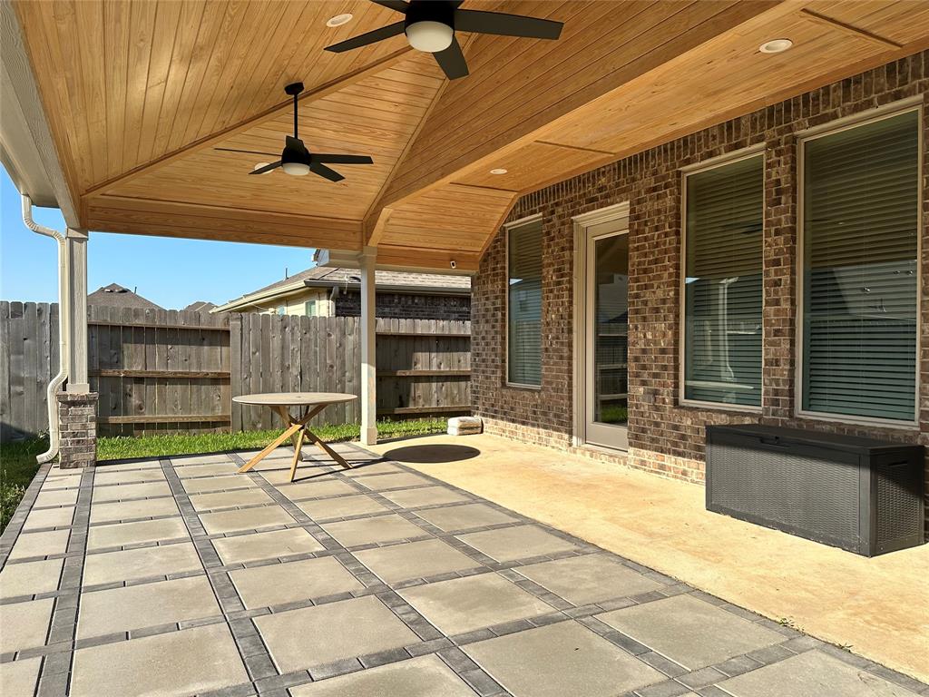 14211 Walworth Creek Court, Rosharon, Texas image 22