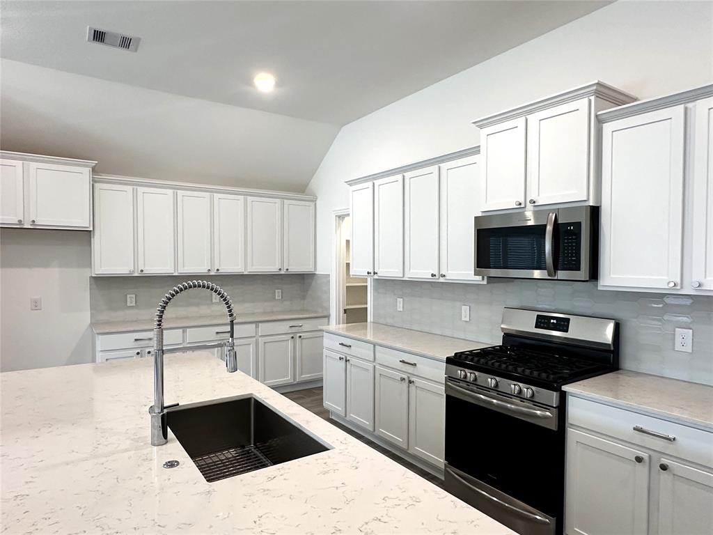 14211 Walworth Creek Court, Rosharon, Texas image 10