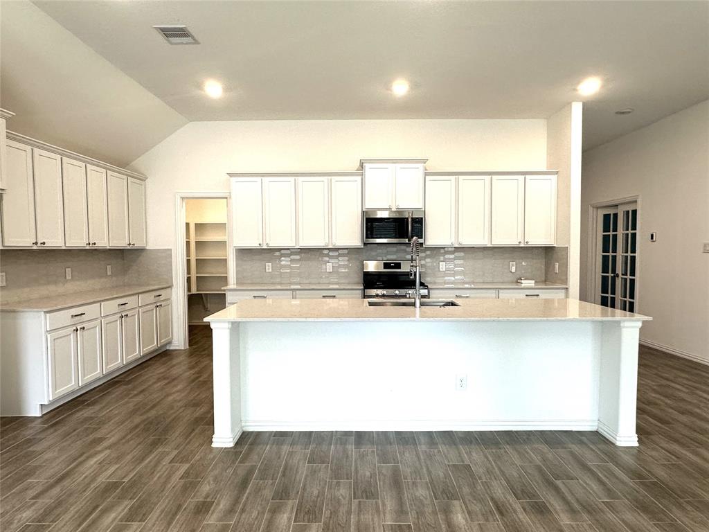 14211 Walworth Creek Court, Rosharon, Texas image 9