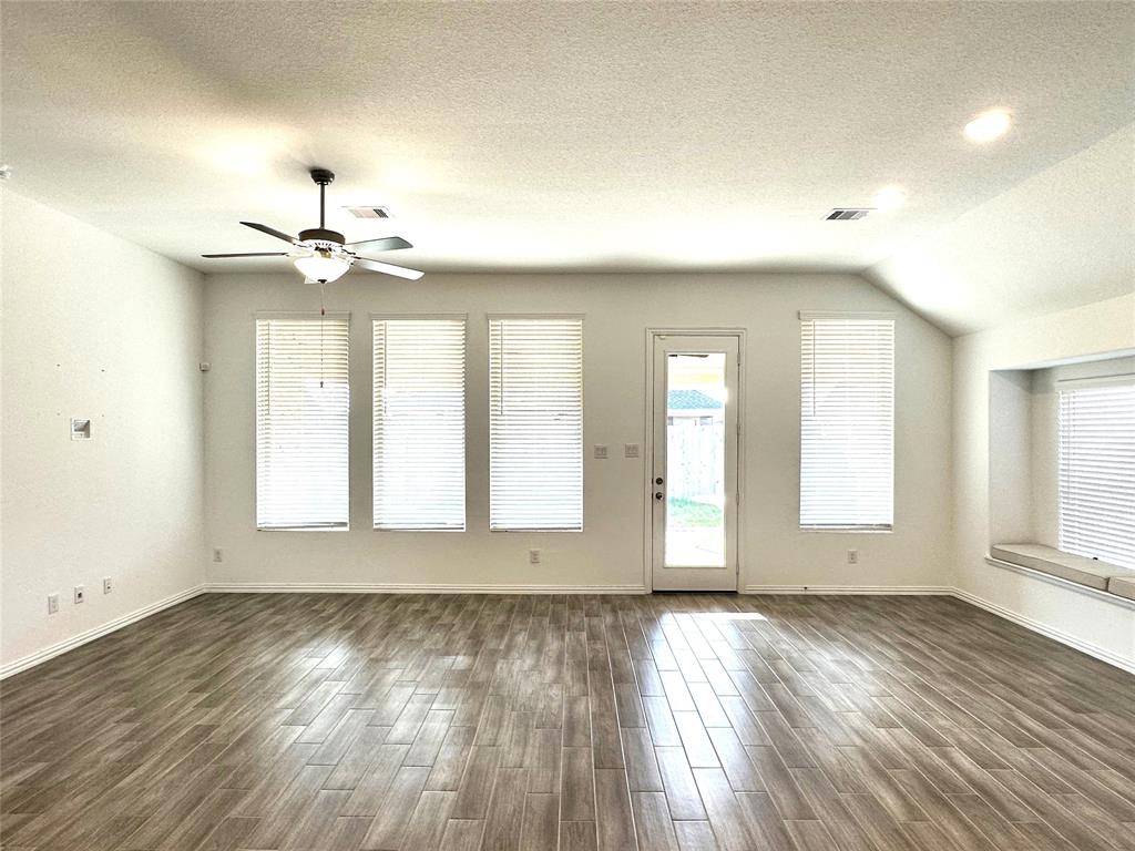 14211 Walworth Creek Court, Rosharon, Texas image 5