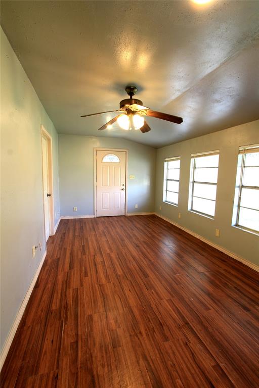 402 County Road 3708 Street, Splendora, Texas image 6