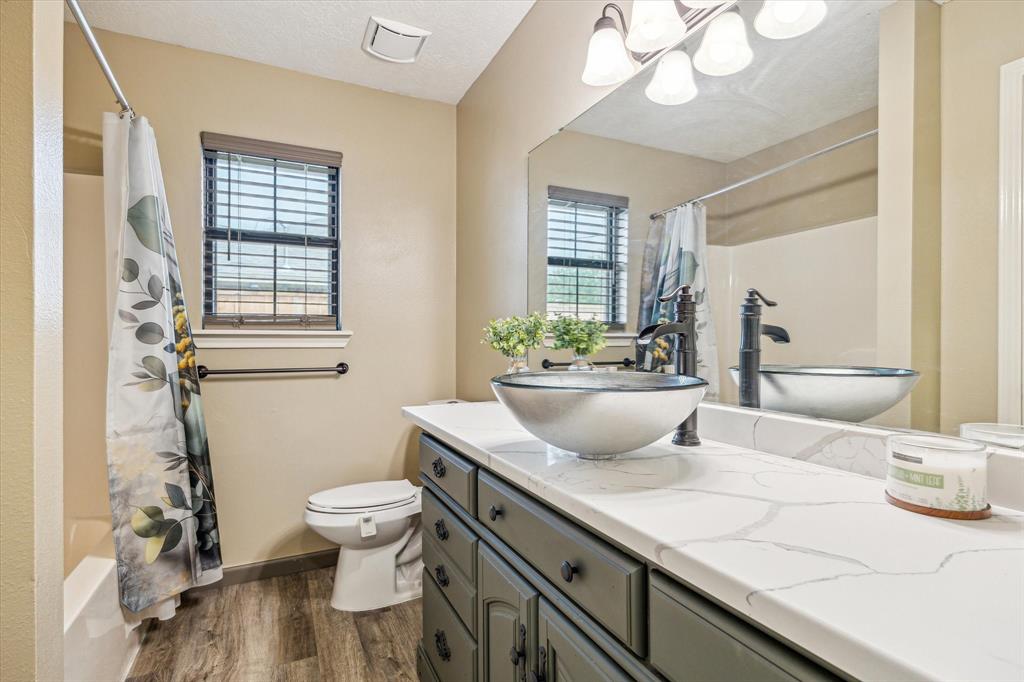 1159 Carey Drive, Angleton, Texas image 14