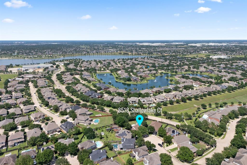 8518 Shallowlake Court, Houston, Texas image 40