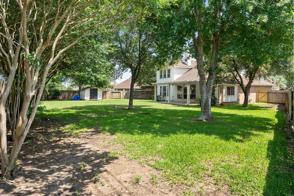 8518 Shallowlake Court, Houston, Texas image 32