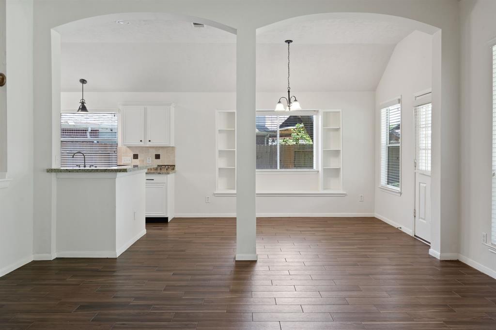 8518 Shallowlake Court, Houston, Texas image 9