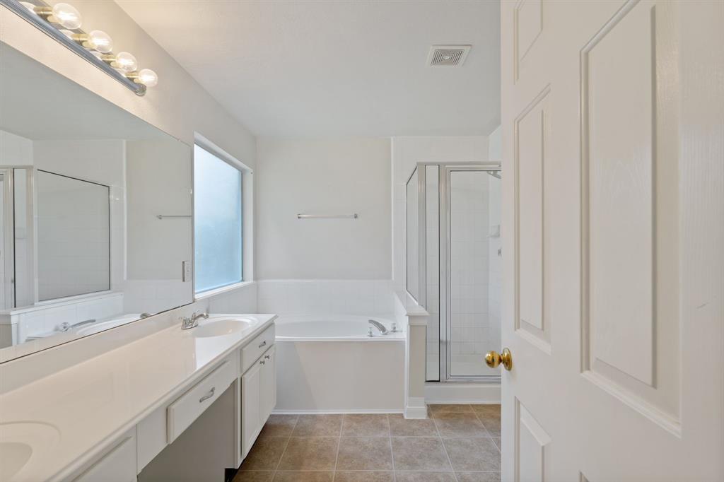 8518 Shallowlake Court, Houston, Texas image 15