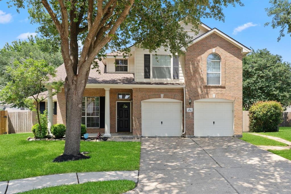 8518 Shallowlake Court, Houston, Texas image 2