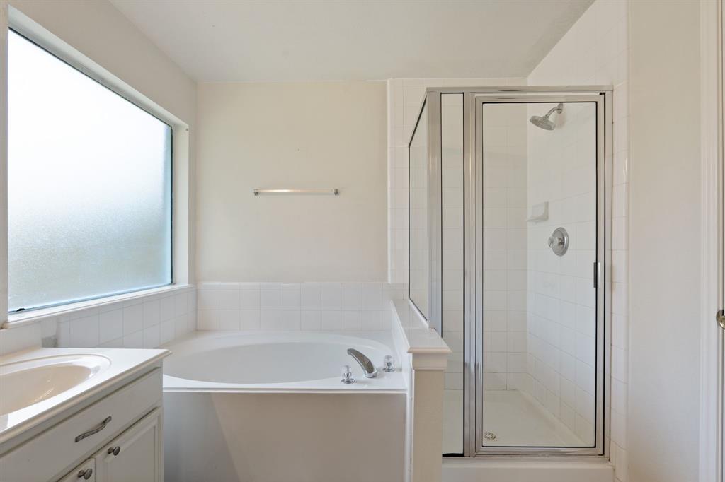 8518 Shallowlake Court, Houston, Texas image 17
