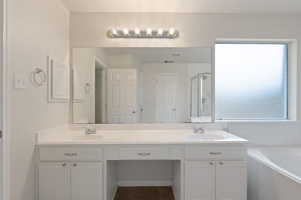 8518 Shallowlake Court, Houston, Texas image 16