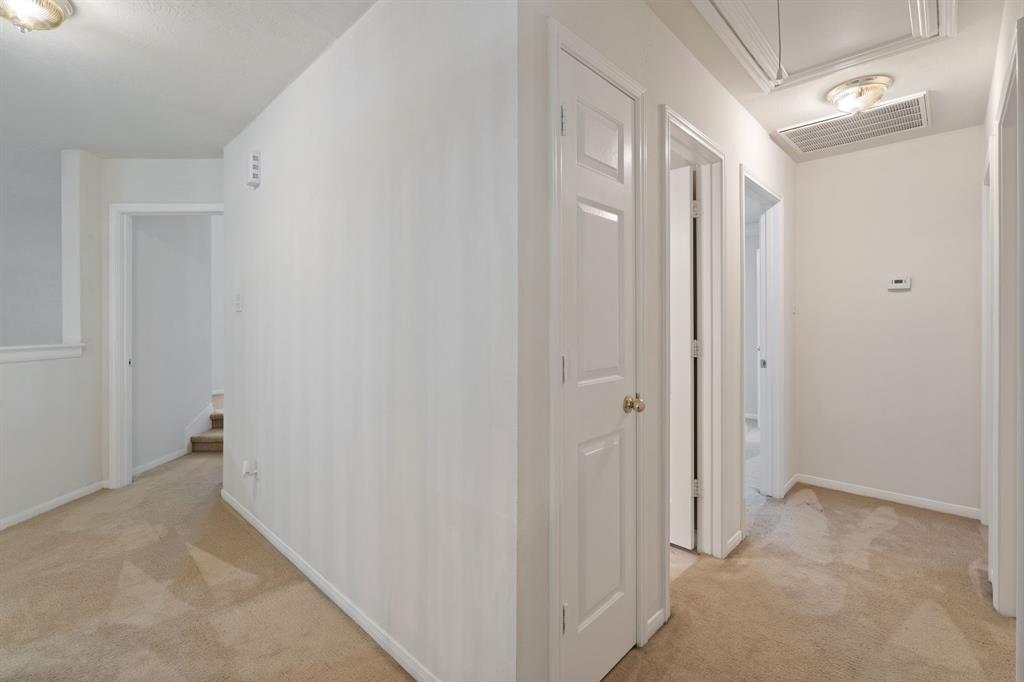 8518 Shallowlake Court, Houston, Texas image 23