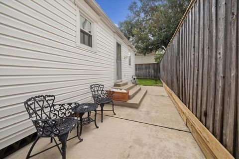 A home in West University Place