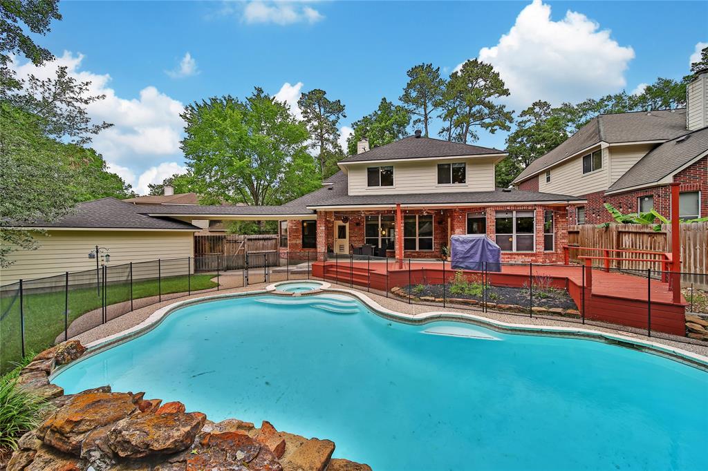 119 Frosted Pond Place, The Woodlands, Texas image 3