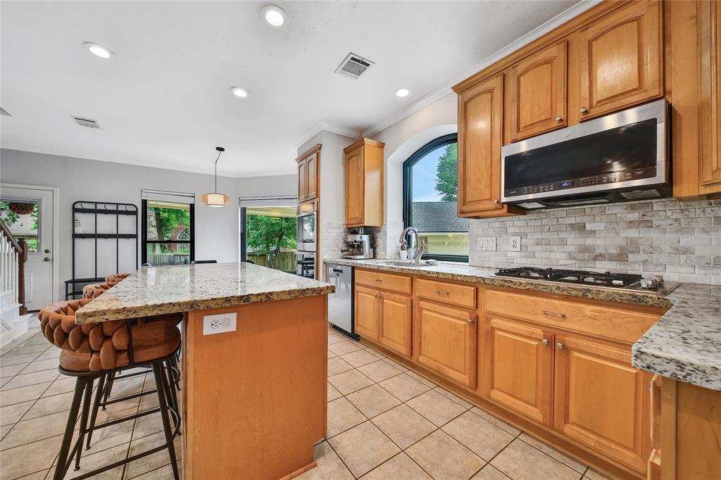 119 Frosted Pond Place, The Woodlands, Texas image 18