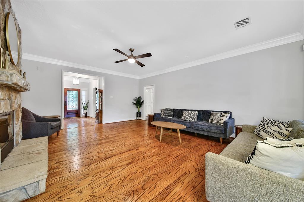 119 Frosted Pond Place, The Woodlands, Texas image 12