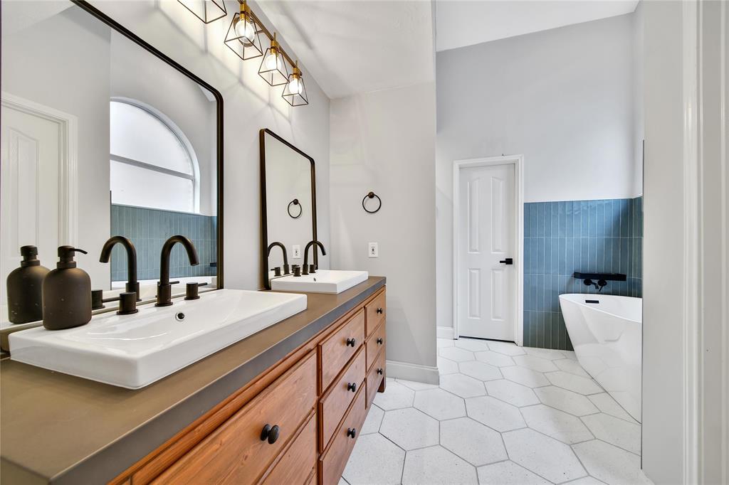 119 Frosted Pond Place, The Woodlands, Texas image 24