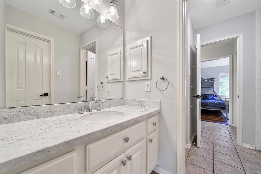 119 Frosted Pond Place, The Woodlands, Texas image 32
