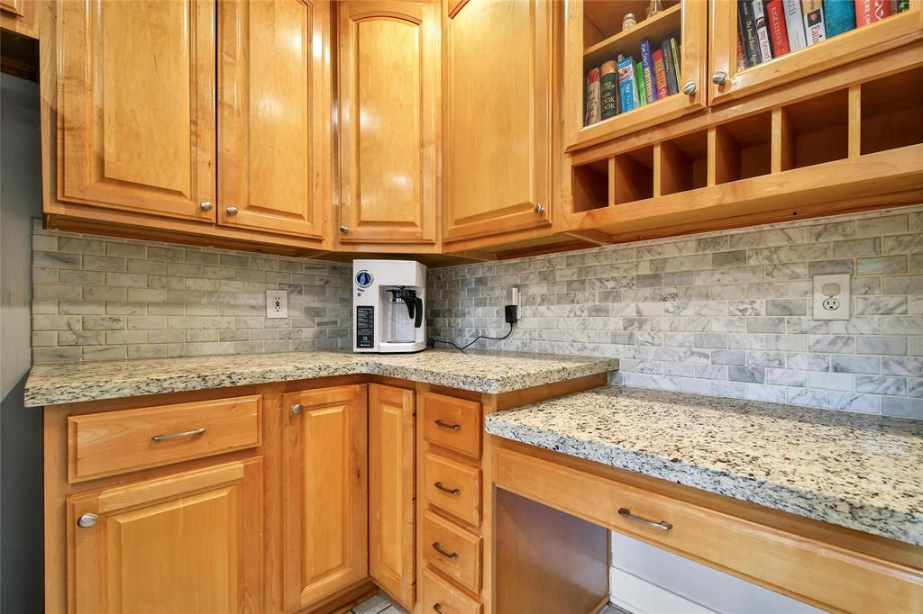 119 Frosted Pond Place, The Woodlands, Texas image 17