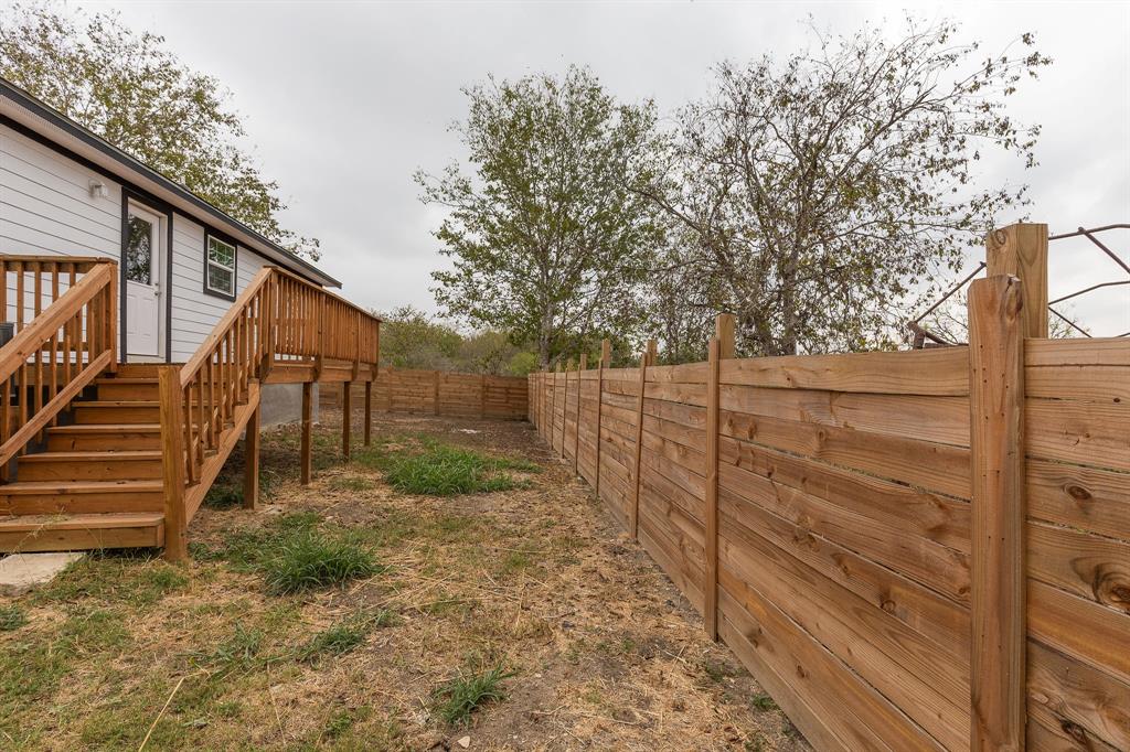 1123 Ainsworth Street, Gonzales, Texas image 17