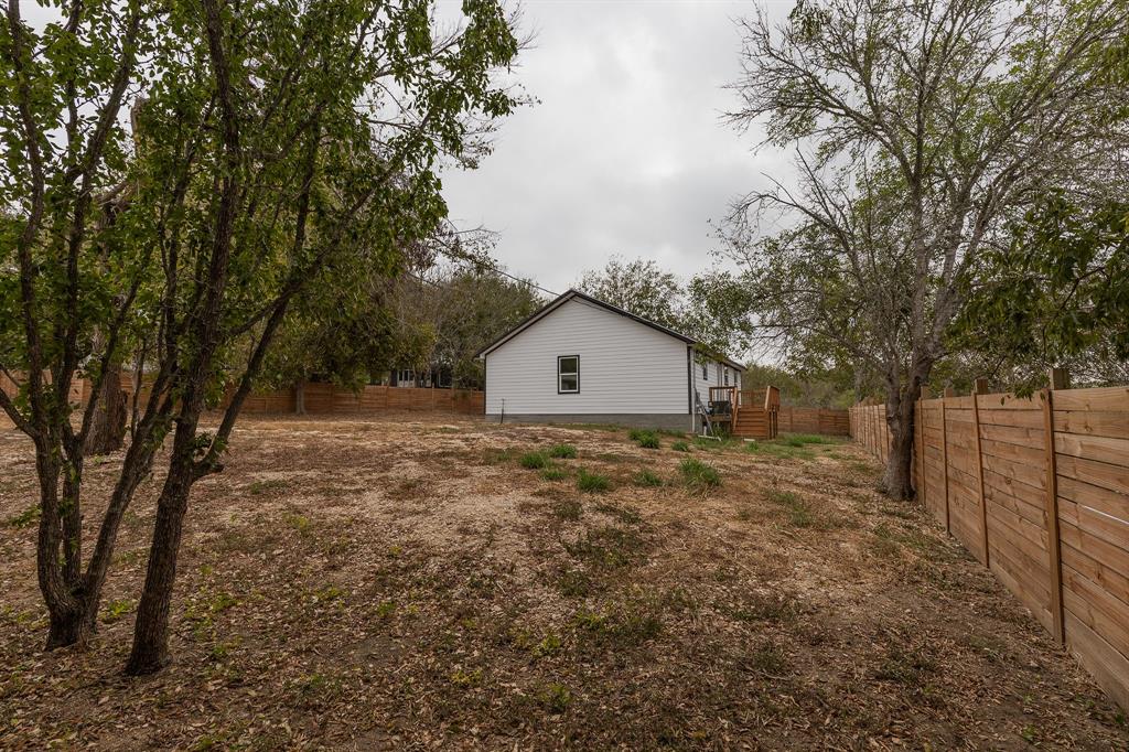 1123 Ainsworth Street, Gonzales, Texas image 18