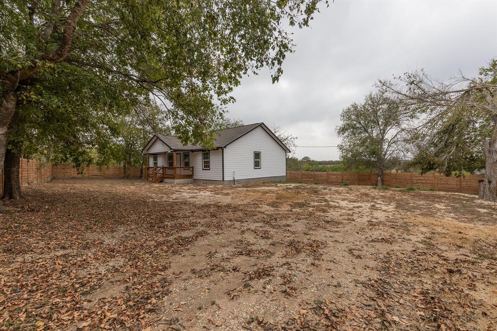 1123 Ainsworth Street, Gonzales, Texas image 19