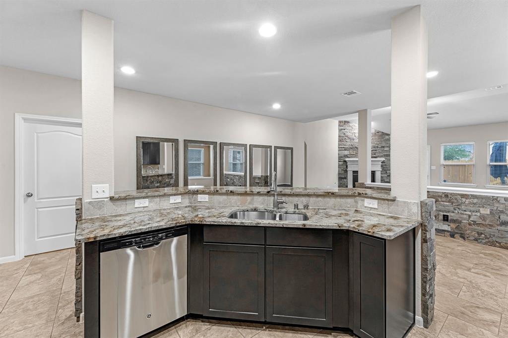 9974 Stone Creek Lane, Brookshire, Texas image 10