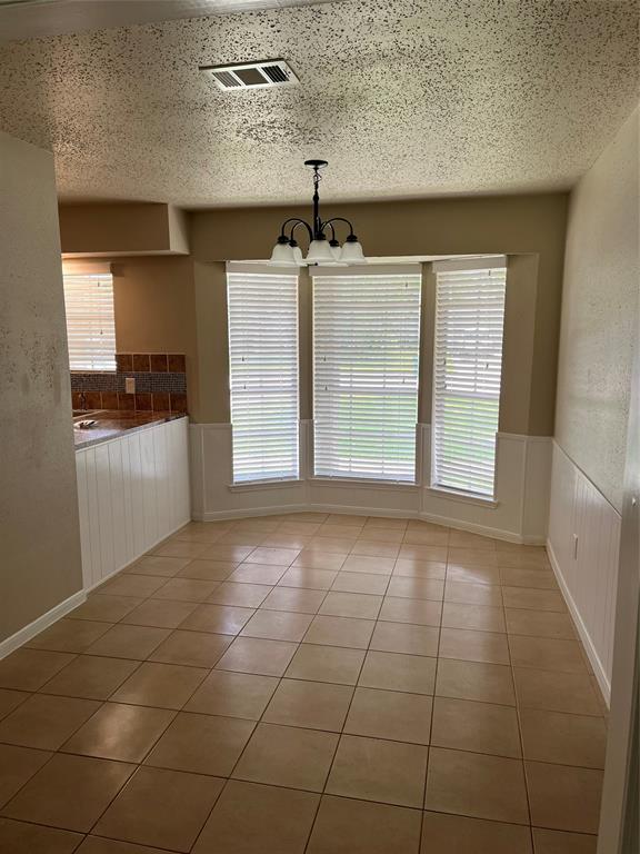 2115 Pincher Creek Drive, Spring, Texas image 4