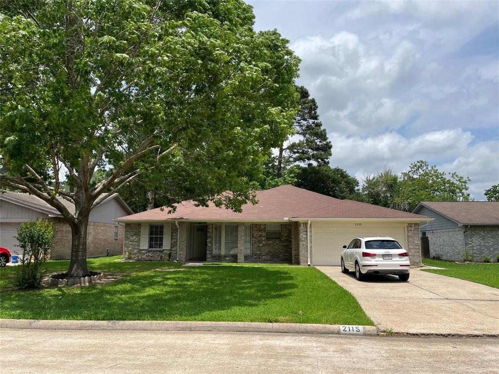 2115 Pincher Creek Drive, Spring, Texas image 1