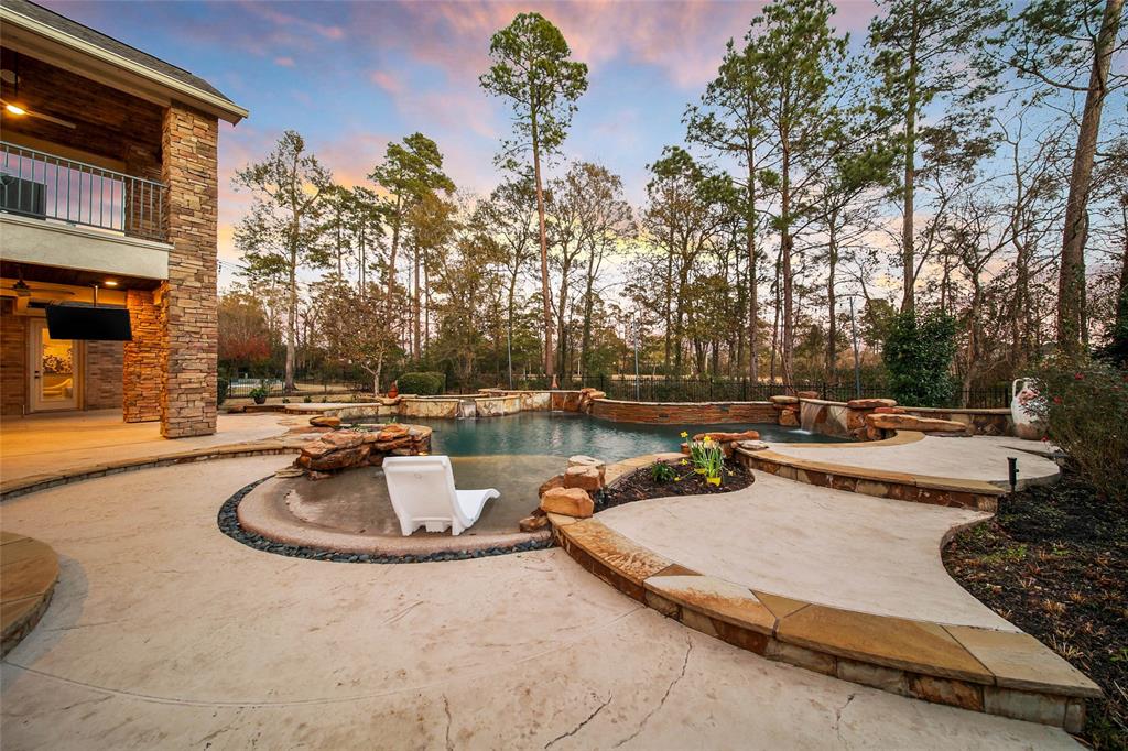 14 Player Pines Court, The Woodlands, Texas image 46