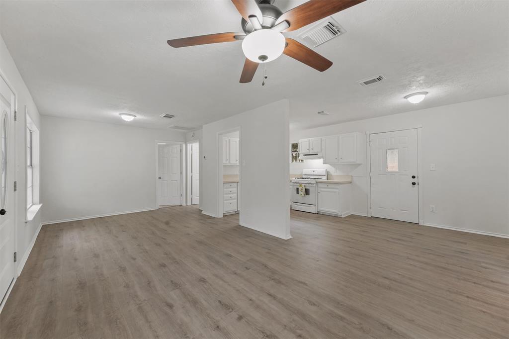 1024 Columbia River Road