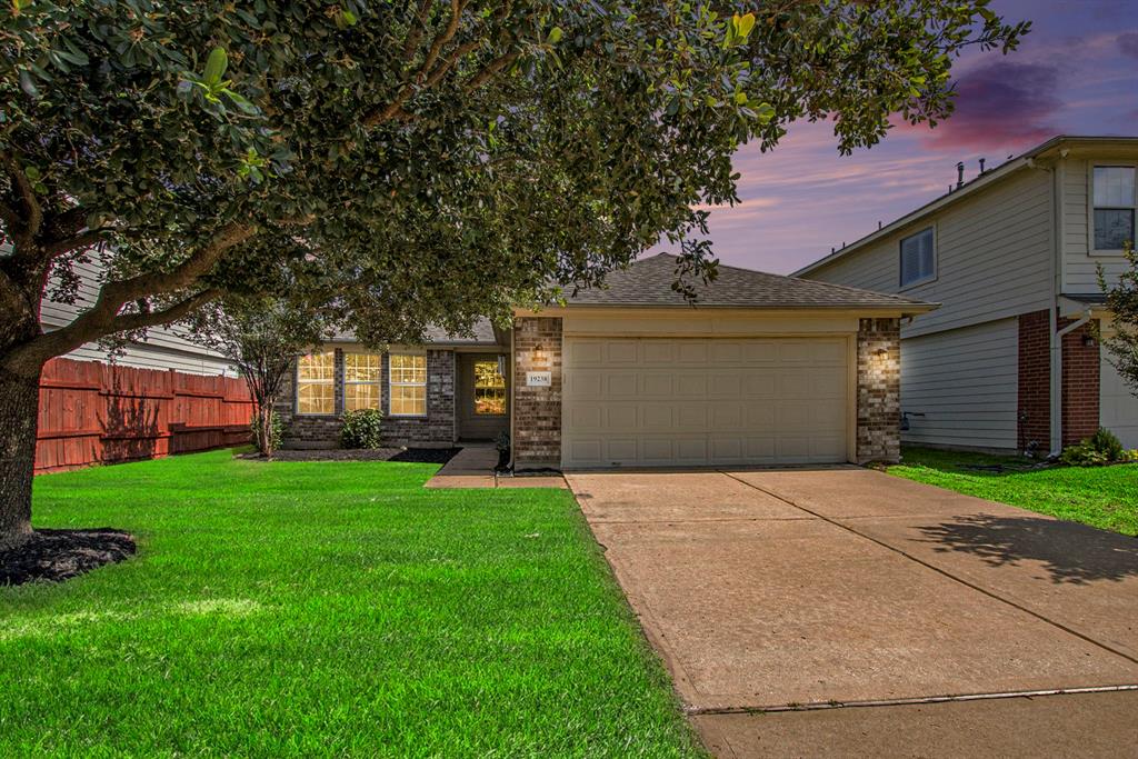 19238 Augusta Mist Lane, Katy, Texas image 2