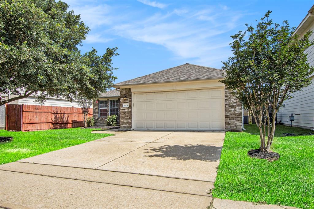 19238 Augusta Mist Lane, Katy, Texas image 4