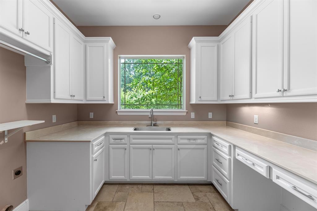 2263 Stableridge Drive, Conroe, Texas image 21