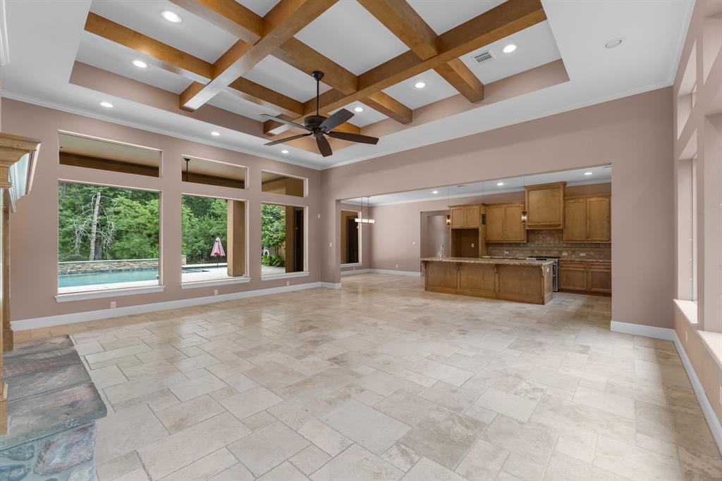 2263 Stableridge Drive, Conroe, Texas image 9