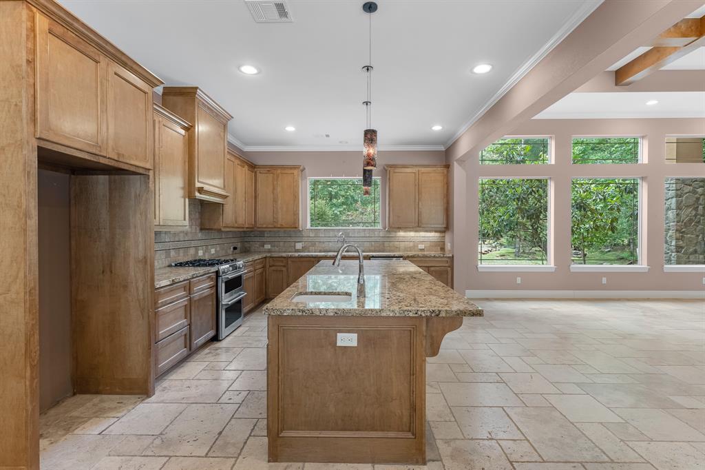 2263 Stableridge Drive, Conroe, Texas image 17