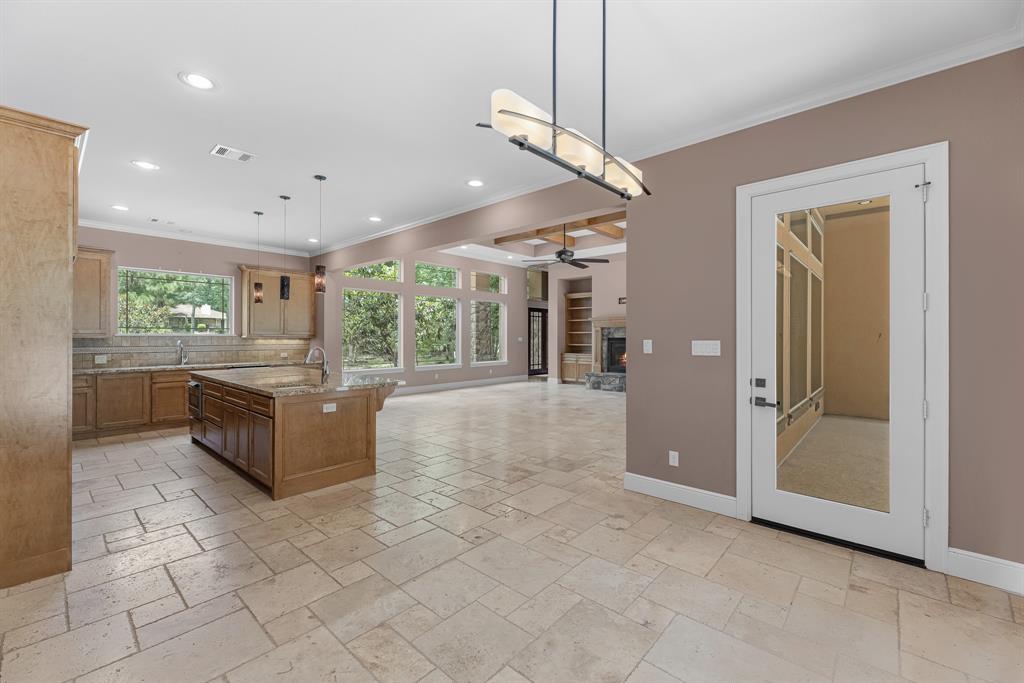 2263 Stableridge Drive, Conroe, Texas image 19