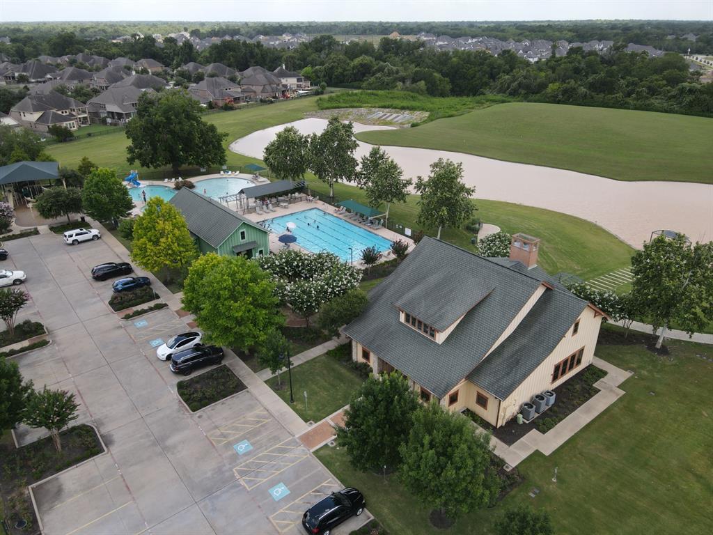 30043 Gold Finch Place, Fulshear, Texas image 18