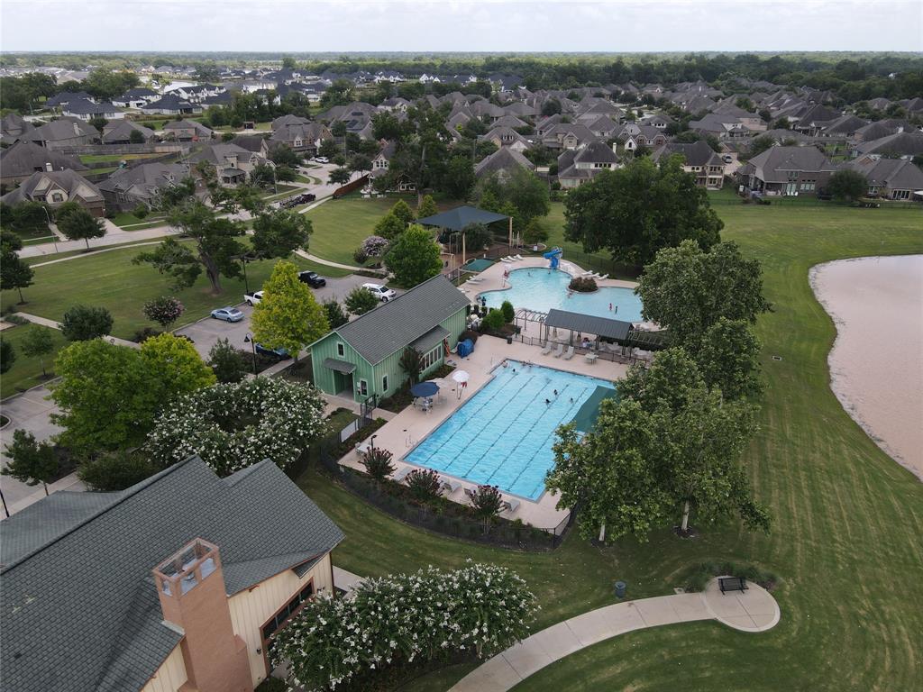 30043 Gold Finch Place, Fulshear, Texas image 20