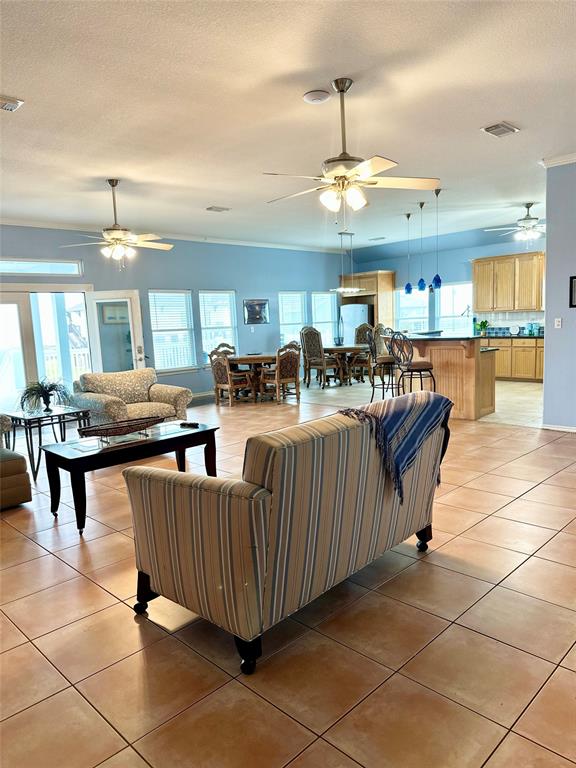 808 Camino Drive