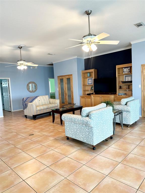 808 Camino Drive