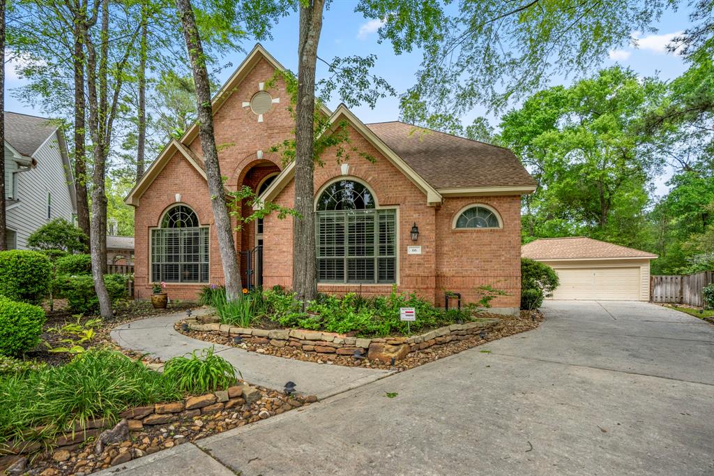 66 Meadowridge Place, The Woodlands, Texas image 2