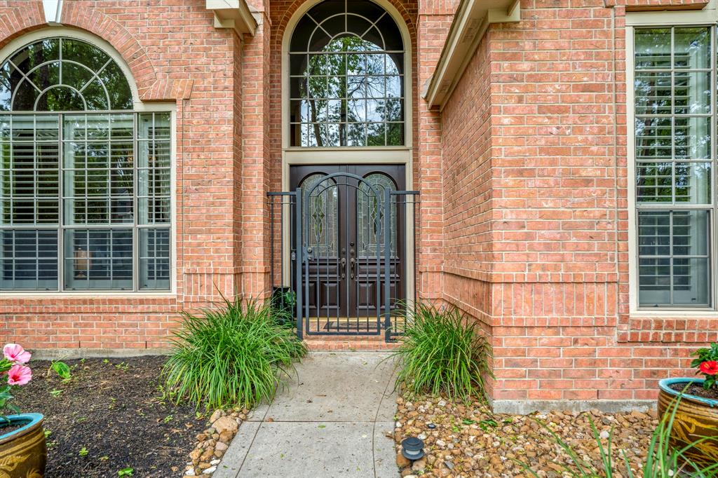 66 Meadowridge Place, The Woodlands, Texas image 3