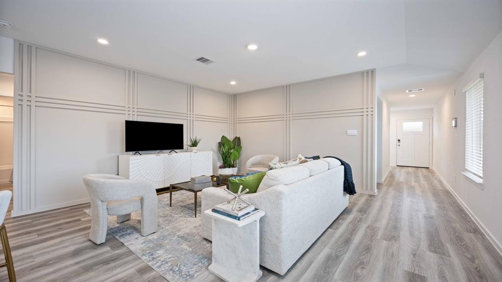 4030 Bronco Station, League City, Texas image 3
