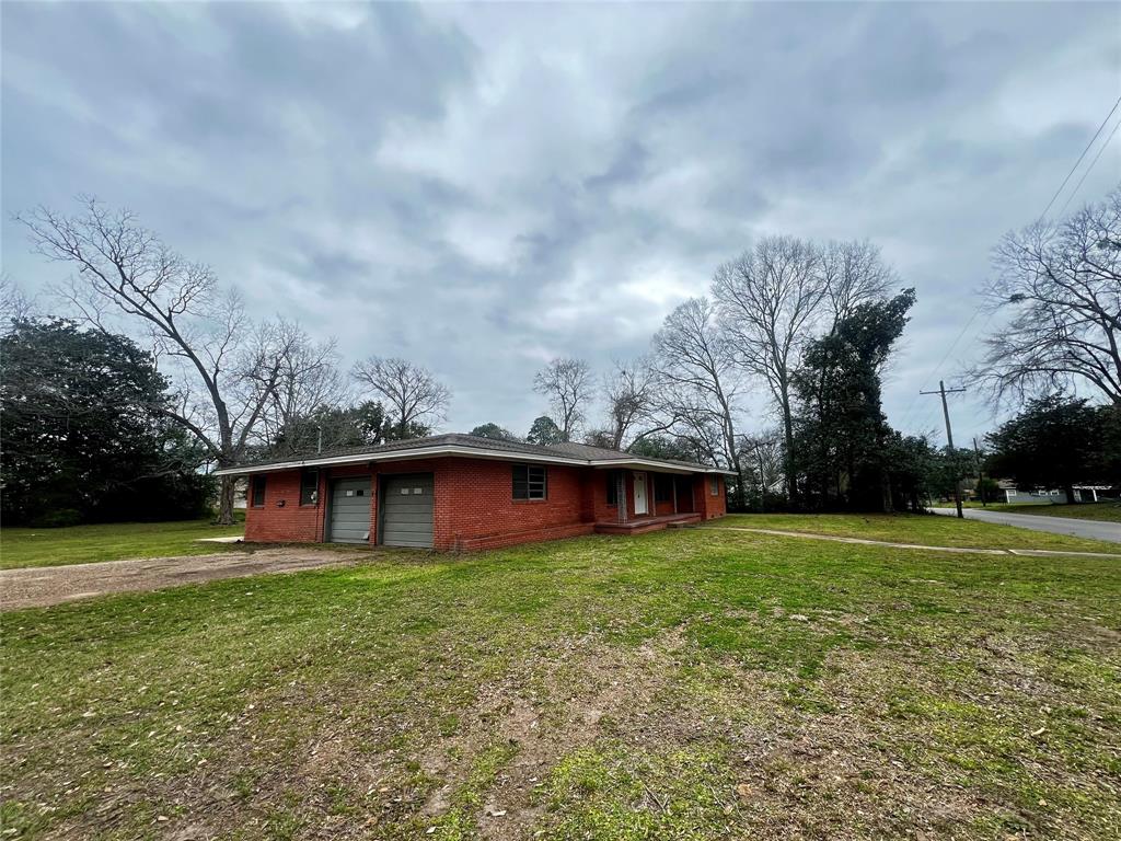 208 N Reid, Woodville, Texas image 5