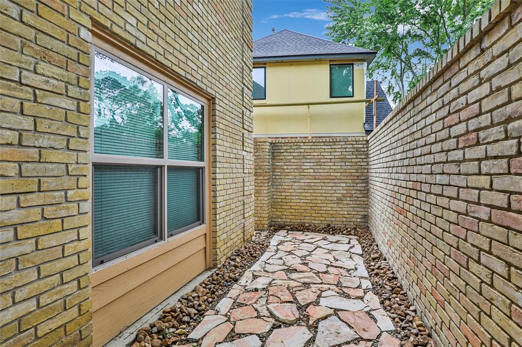 20031 Pine Wind Drive, Humble, Texas image 11