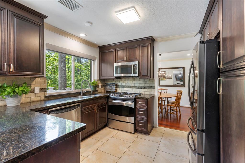 4 Diamond Oak Court, The Woodlands, Texas image 5