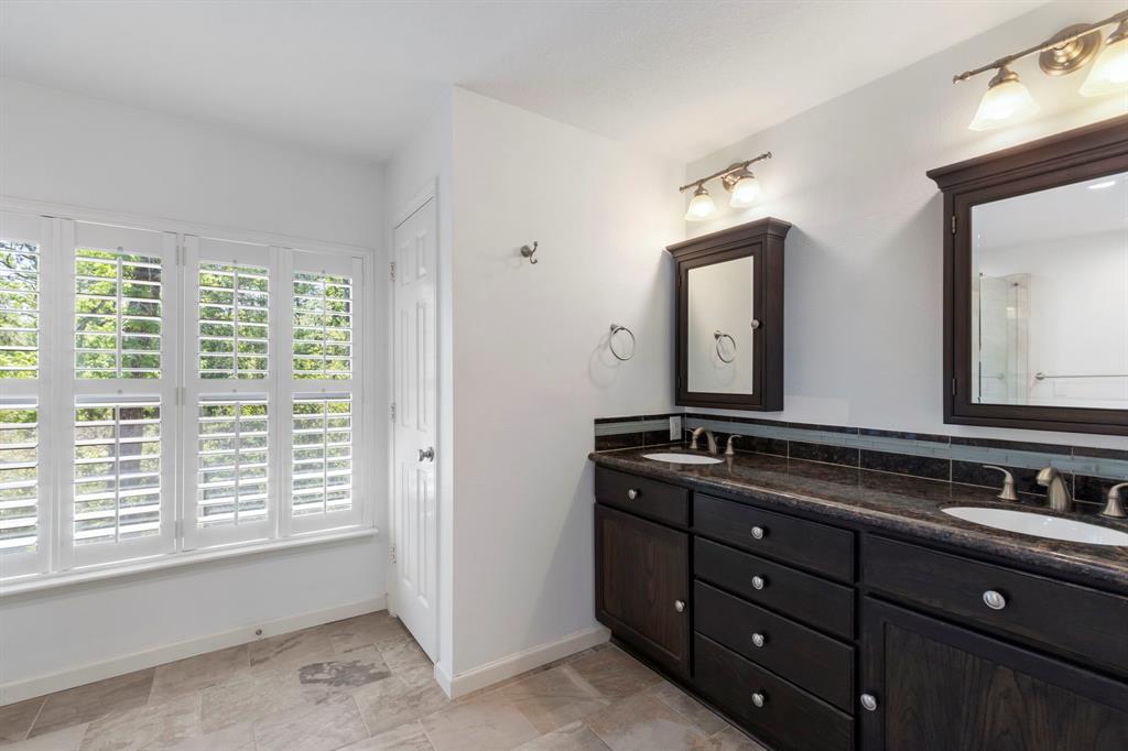4 Diamond Oak Court, The Woodlands, Texas image 10