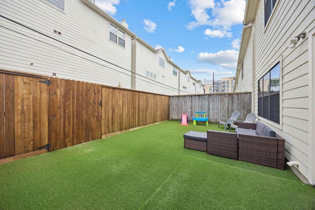 646 Westcross Street 5