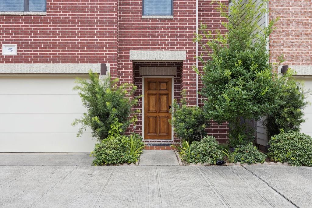 646 Westcross Street 5