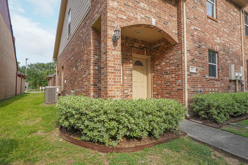 409 S Magnolia Street, Alvin, Texas image 1
